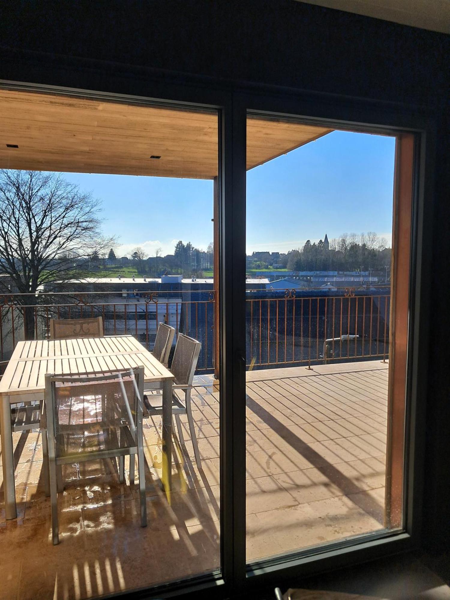 Apartment B³/ 201 *